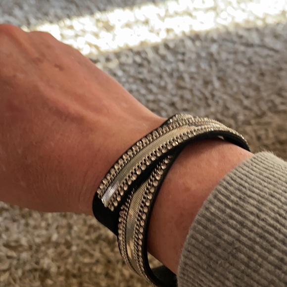 3 Ways to use this Jewelry - bracelet, choker and bracelet! - Picture 2 of 7